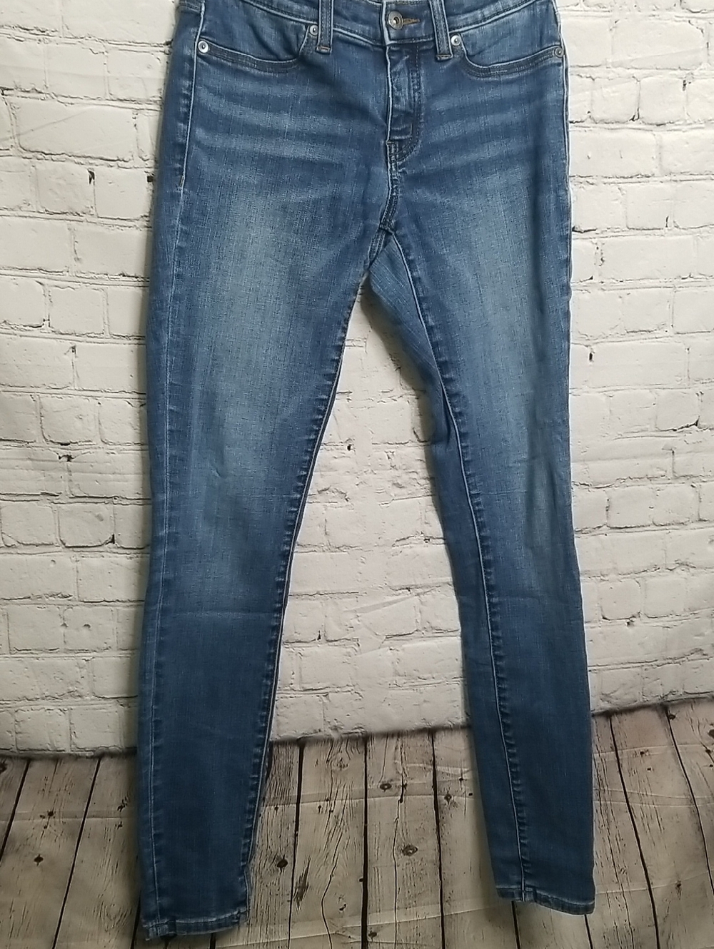 Lila Ryan Skinny Jeans Light Wash Distressed Size 27